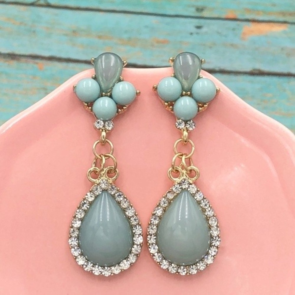 🌼 Light Blue Teardrop Drop Post Earrings
